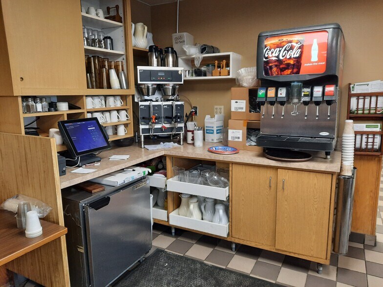 More Photos Of 4425 Highway 55, Medina Restaurant For Sale