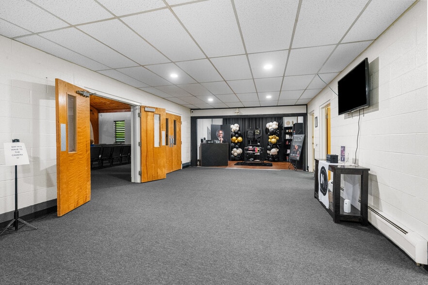 More Photos Of 6202 Dupont St, Flint Religious Facility For Sale