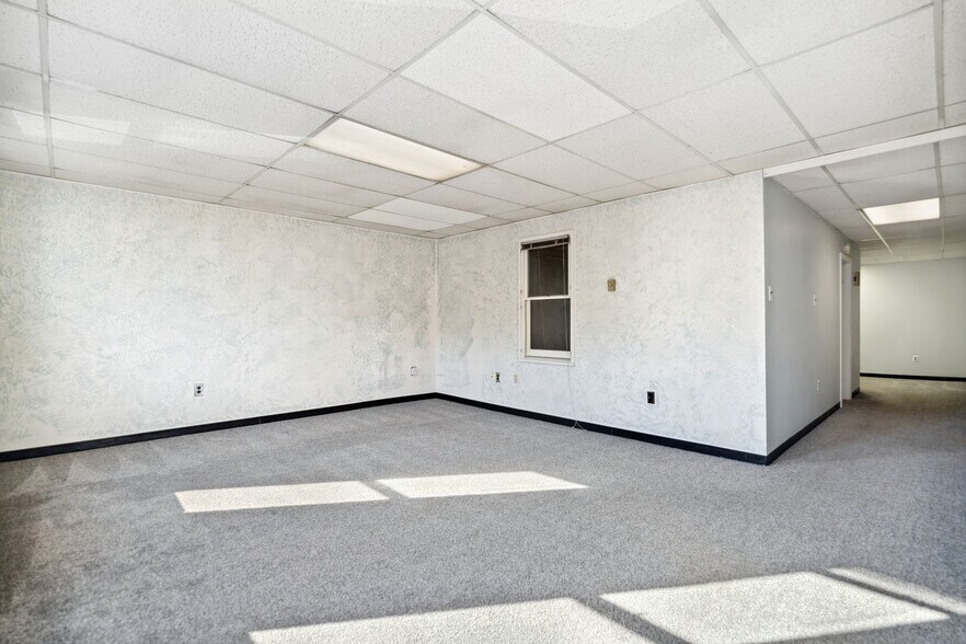 More Photos Of 314-316 W Main St, Monongahela Storefront Retail Office For Sale