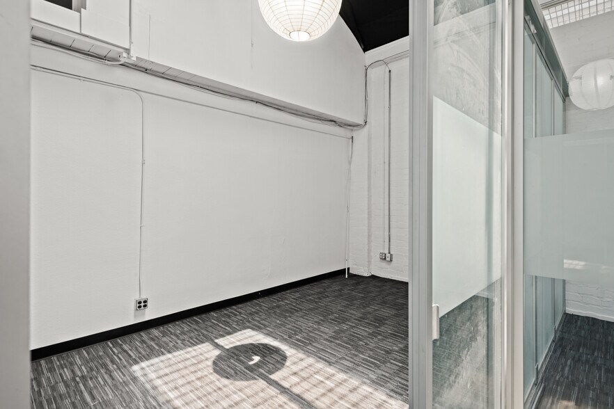 More Photos Of 6910-6912 Santa Monica Blvd, Los Angeles Loft Creative Space For Lease