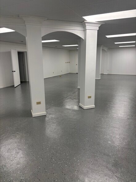 More Photos Of 77 Lawless Rd, Morgantown Warehouse For Lease