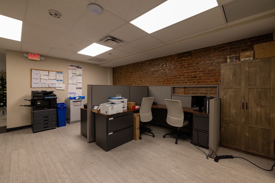 More Photos Of 1804 Swift Ave, North Kansas City Office For Lease