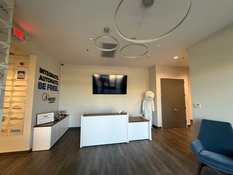 More Photos Of 1024 Texan Trl, Grapevine Medical For Sale