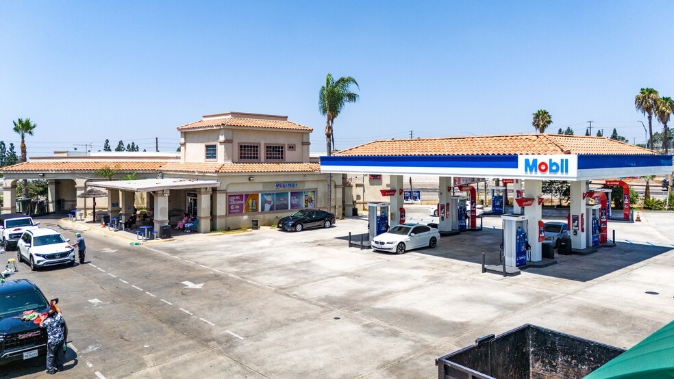 More Photos Of 2700 N Santiago Blvd, Orange Service Station For Sale