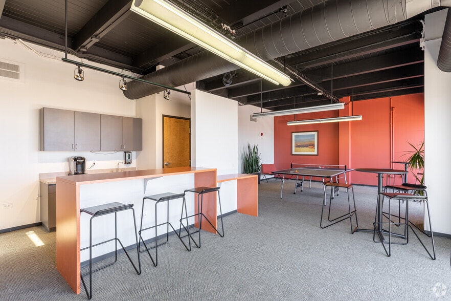 More Photos Of 445 Union Blvd, Lakewood Office For Lease