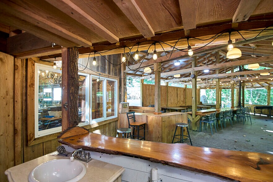 More Photos Of 15303 Midland Trl, Ansted Freestanding For Sale