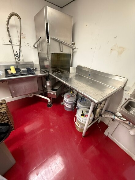 More Photos Of 1640 W US-2, Crystal Falls Restaurant For Sale