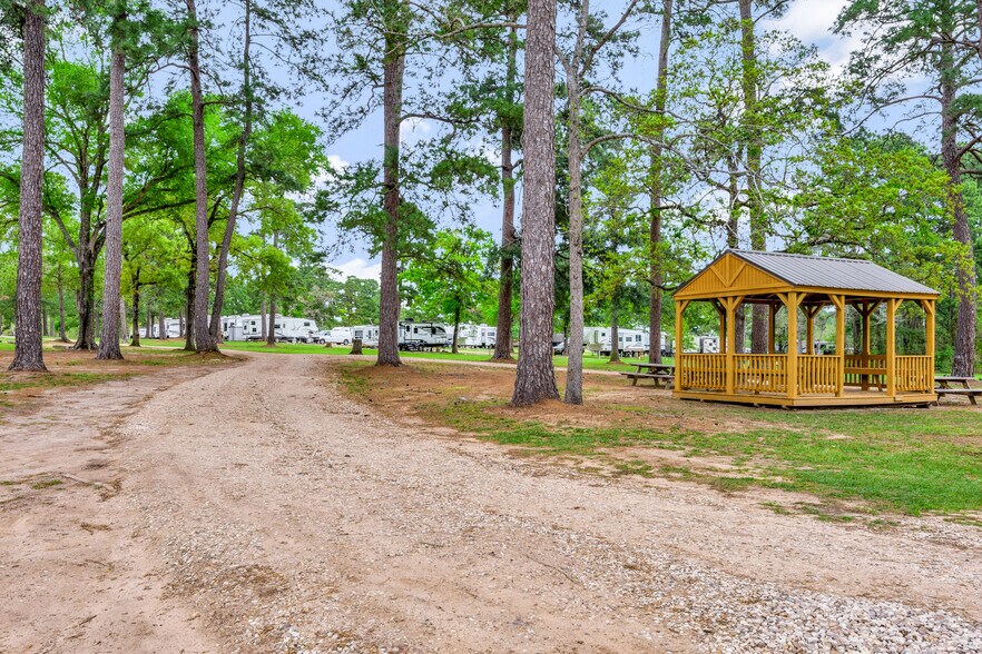 More Photos Of 16789 Butera Rd, Magnolia Trailer Camper Park For Sale