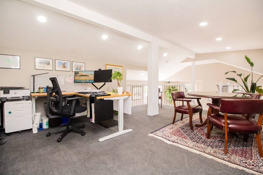 More Photos Of 4 Boyden Rd, Holden Office For Lease