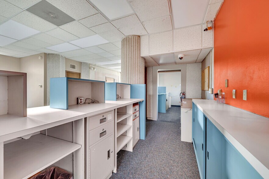 More Photos Of 24 Danny's Dr, Streator Bank For Sale