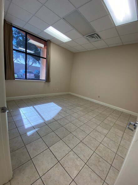 More Photos Of 5483 Lee St, Lehigh Acres Flex For Sale