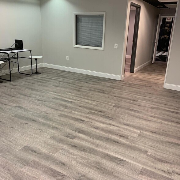 More Photos Of 8022 Old Alexandria Ferry Rd, Clinton Flex For Sale