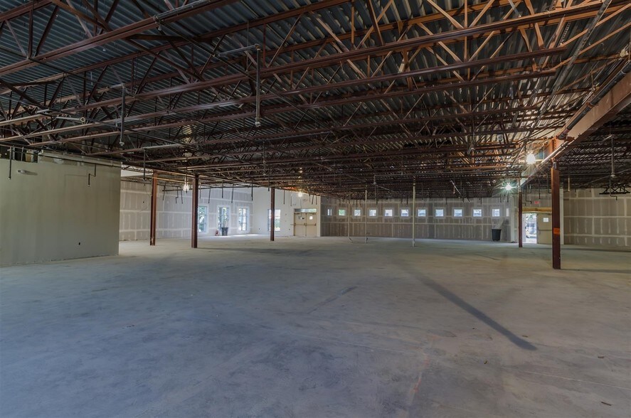 More Photos Of 4650 N Dixie Hwy, Oakland Park Medical For Lease
