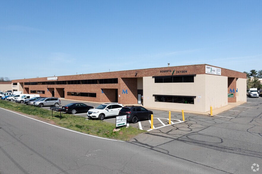 More Photos Of 45000 Underwood Ln, Sterling Warehouse For Lease