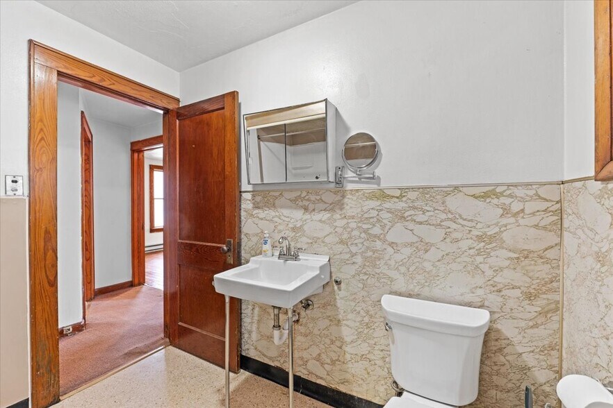 More Photos Of 622 E Market St, Scranton Office Residential For Sale