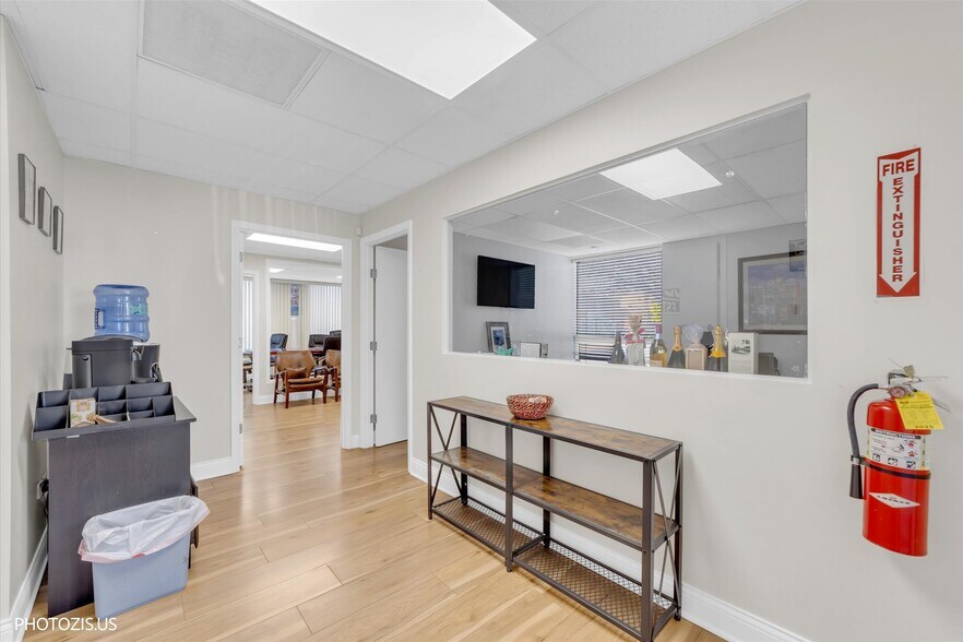 More Photos Of 5097 N Elston Ave, Chicago Medical For Sale