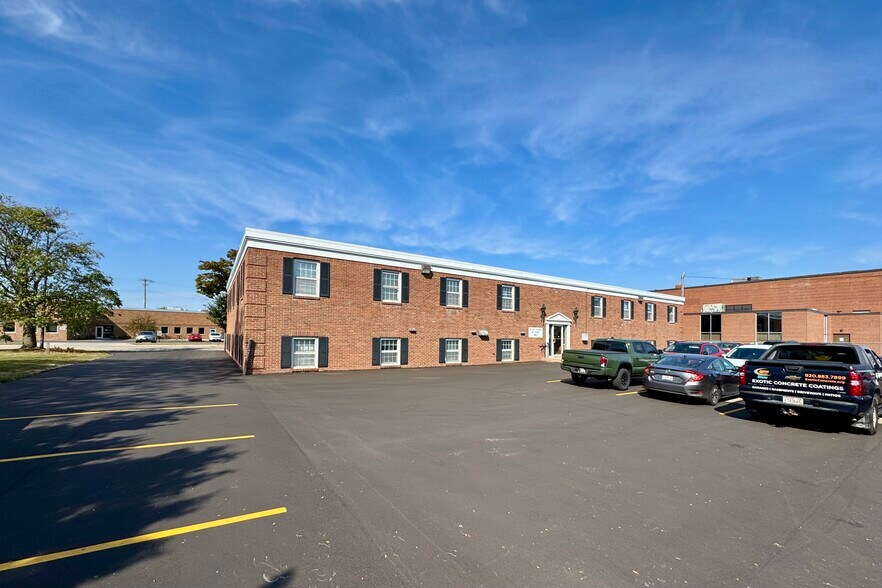 More Photos Of 425 S Adams St, Green Bay Office For Lease