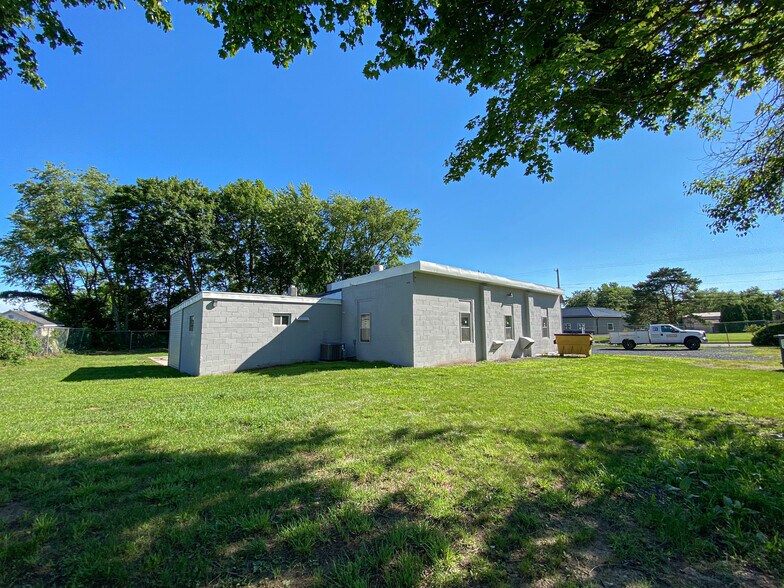 More Photos Of 15 Georgetown Rd, Wrightstown Service For Lease