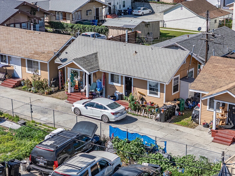 More Photos Of 1565 W 51st St, Los Angeles Multifamily For Sale