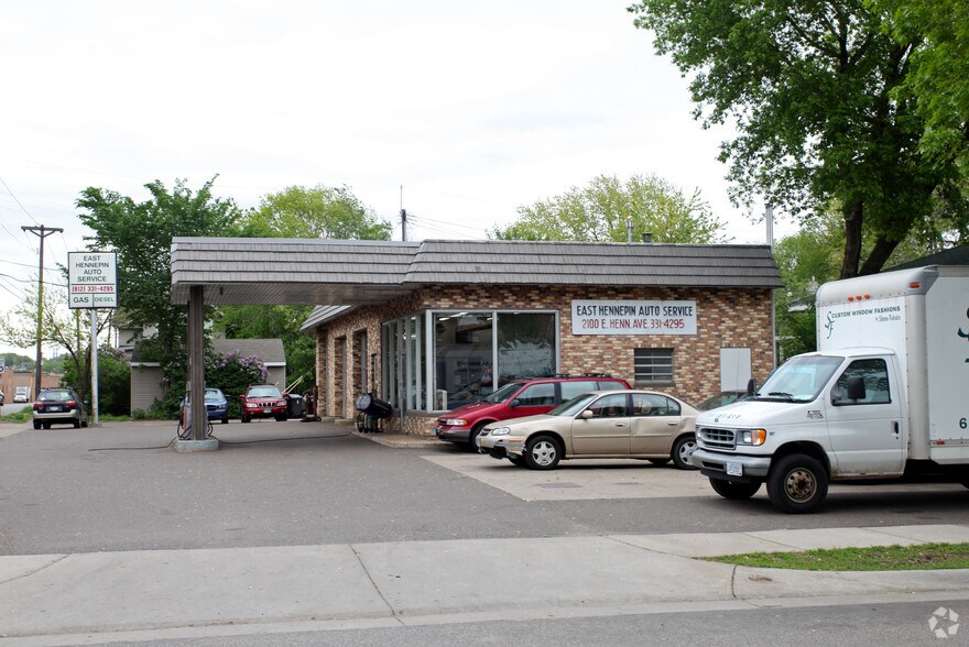 More Photos Of 2100 E HENNEPIN Ave, Minneapolis Auto Repair For Sale