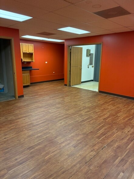 More Photos Of 28835 N Herky Dr, Lake Bluff Warehouse For Sale