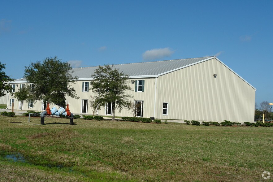 More Photos Of 3370 Agricultural Center Dr, Saint Augustine Warehouse For Lease