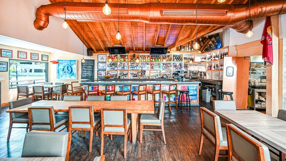 More Photos Of 2426 NE 2nd Ave, Miami Restaurant For Sale