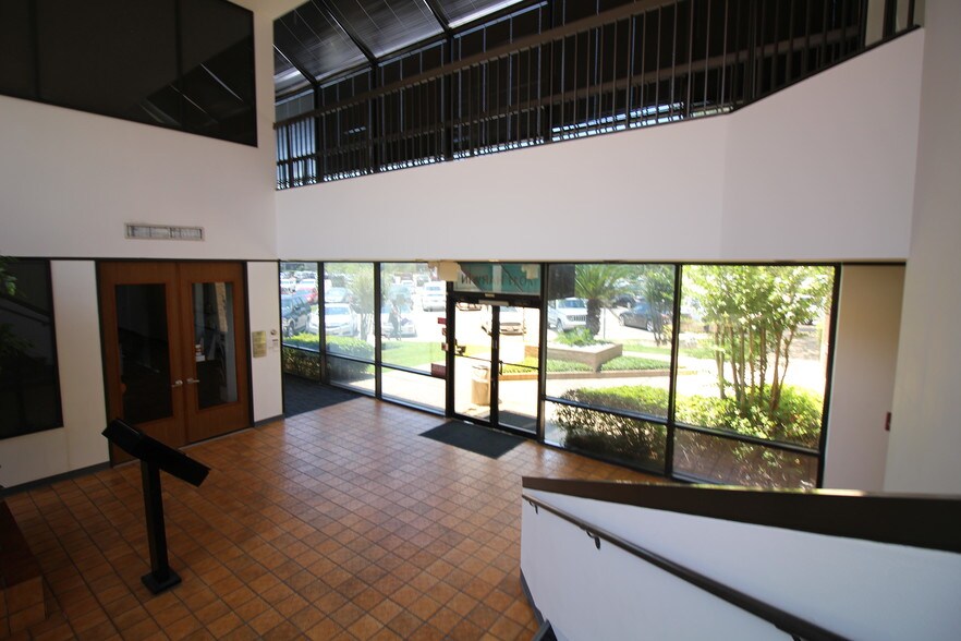 More Photos Of 7011 Harwin Dr, Houston Office For Sale
