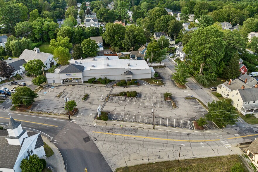 More Photos Of 15 Mont Vernon St, Milford Freestanding For Lease
