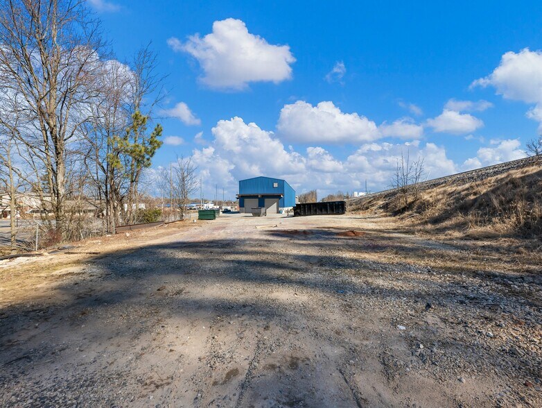 More Photos Of 1205 Industrial Blvd, Gainesville Warehouse For Sale