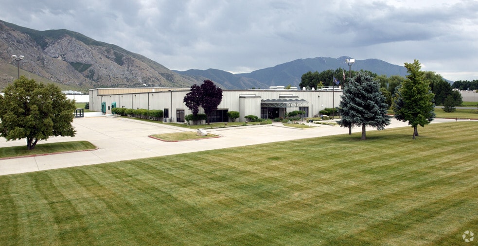 More Photos Of 1530 Mountain Springs Pky, Springville Manufacturing For Sale