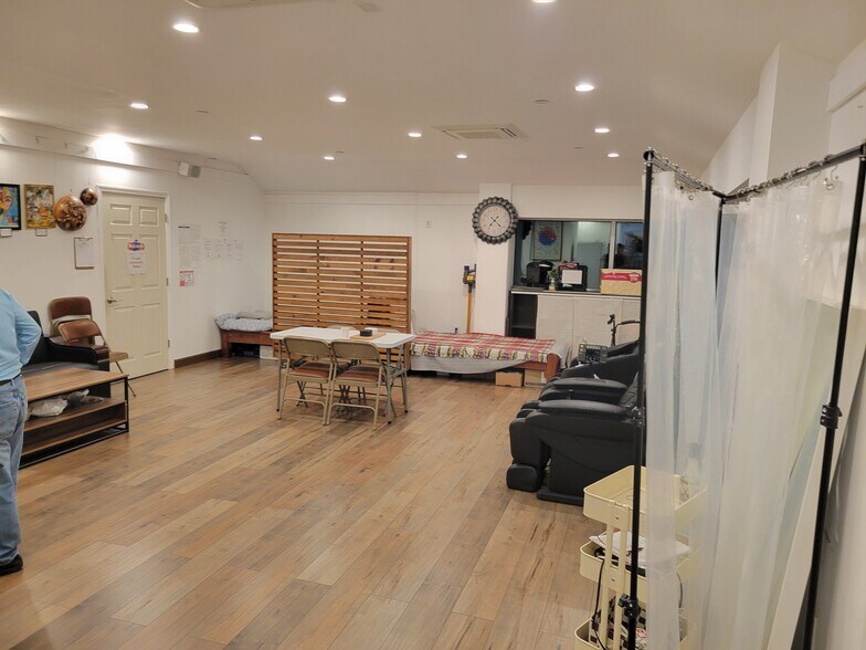 More Photos Of 3541 156th St, Flushing Flex For Sale