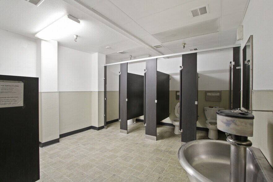 More Photos Of 5455 E La Palma Ave, Anaheim Manufacturing For Lease