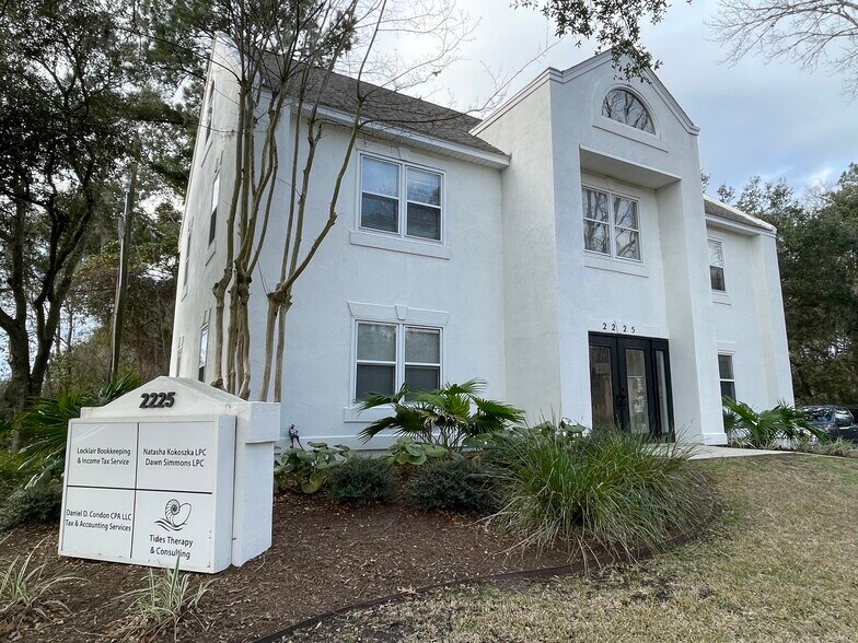 More Photos Of 2225 Ashley Crossing Dr, Charleston Office Residential For Lease
