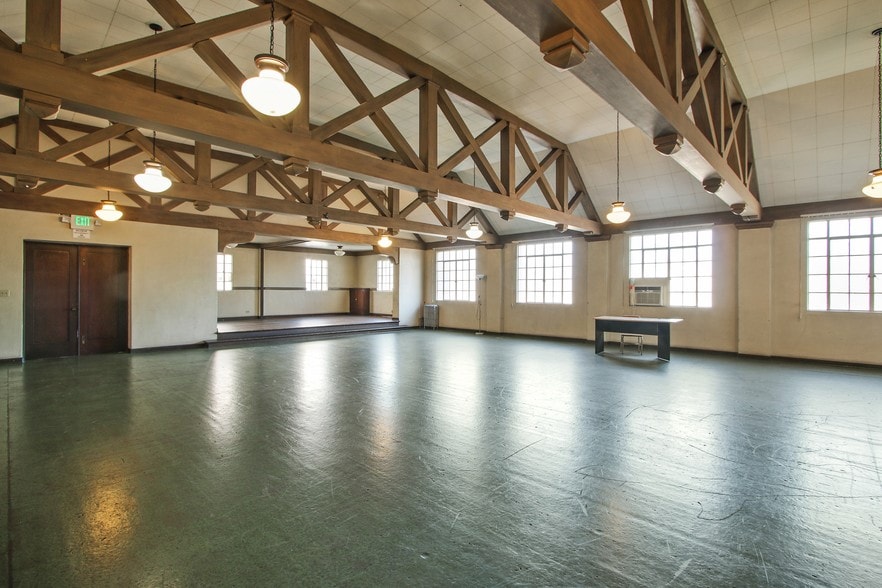 More Photos Of 464 E Walnut St, Pasadena Specialty For Lease