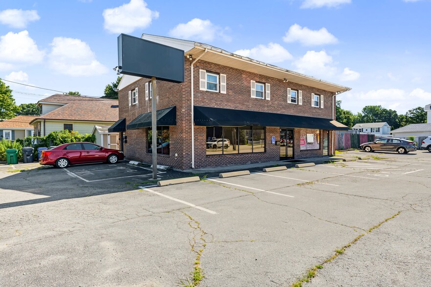 More Photos Of 1690 W Shore Rd, Warwick Storefront Retail Residential For Lease