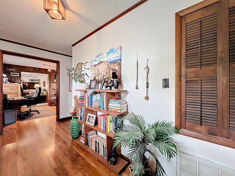 More Photos Of 7001 W Jones Ave, Mount Dora Airplane Hangar For Sale