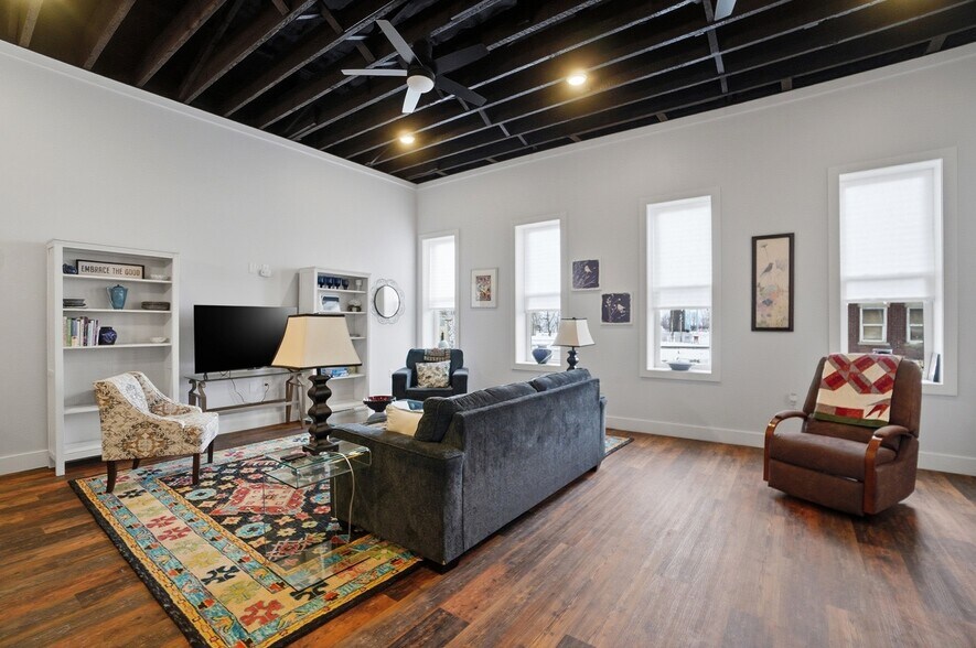 More Photos Of 110 W Main St, Deshler Storefront For Sale