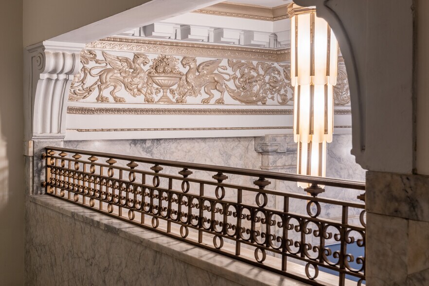 More Photos Of 740-748 S Broadway, Los Angeles Loft Creative Space For Lease