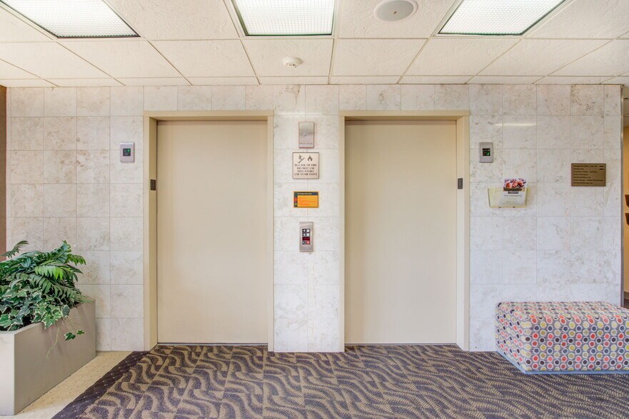 More Photos Of 570 Asbury St, Saint Paul Office For Lease