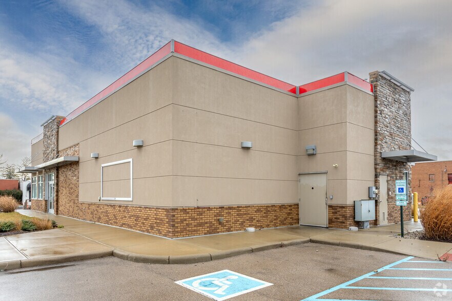 More Photos Of 60 S Broad St, Fairborn Fast Food For Sale