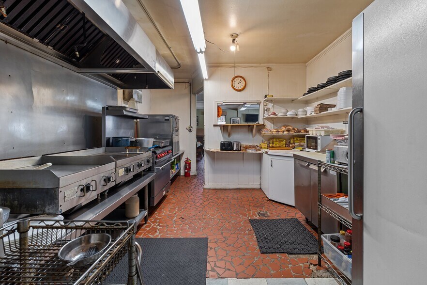 More Photos Of 1128 N Main St, Oakboro Restaurant For Sale