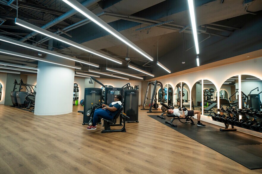 More Photos Of 701 Brazos St, Austin Office For Lease