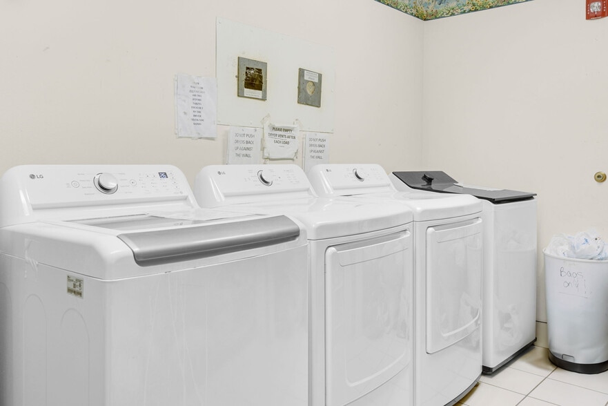 More Photos Of 3215 E James Lee Blvd, Crestview Healthcare For Sale