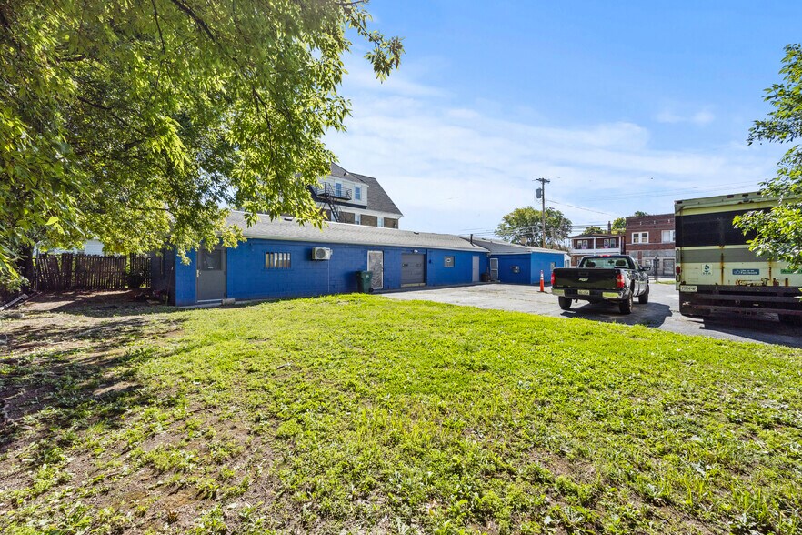 More Photos Of 2314-2318 Niagara St, Niagara Falls Freestanding For Lease