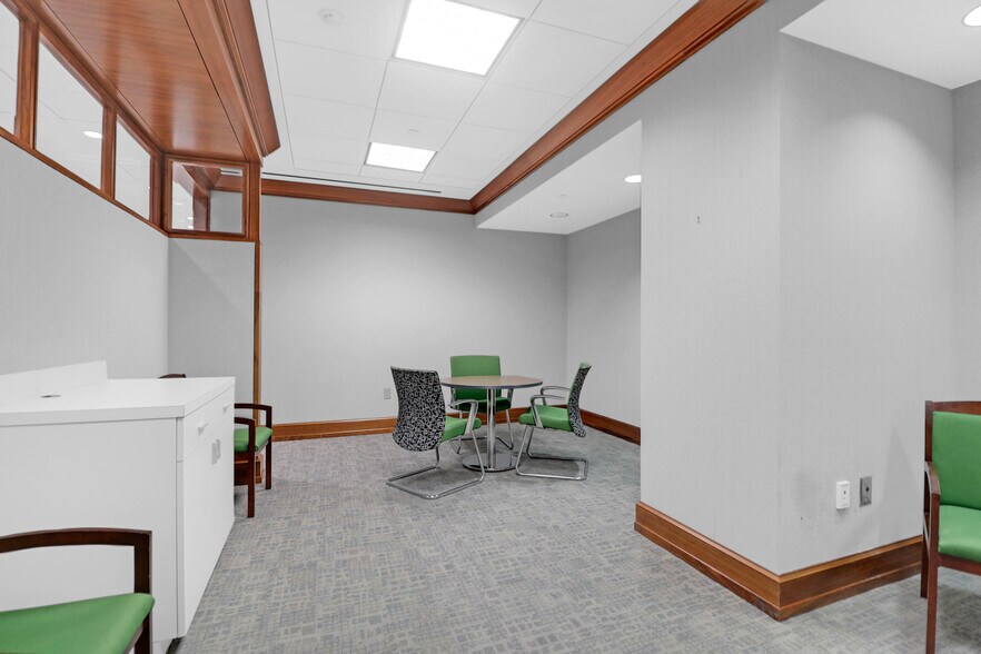 More Photos Of 40 Calhoun St, Charleston Office For Lease