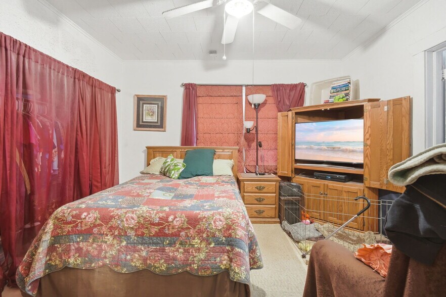 More Photos Of 718 E New York Ave, Deland Specialty For Sale