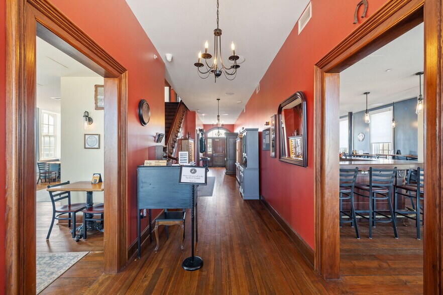 More Photos Of 6811 Hickory St, Tinley Park Bar For Sale