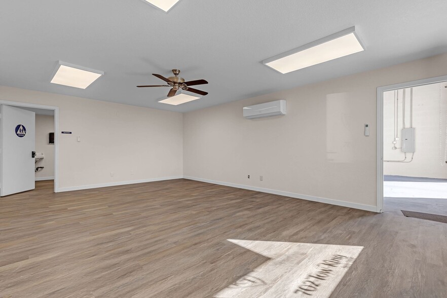 More Photos Of 2956 N Marco St, Las Vegas Manufacturing For Sale