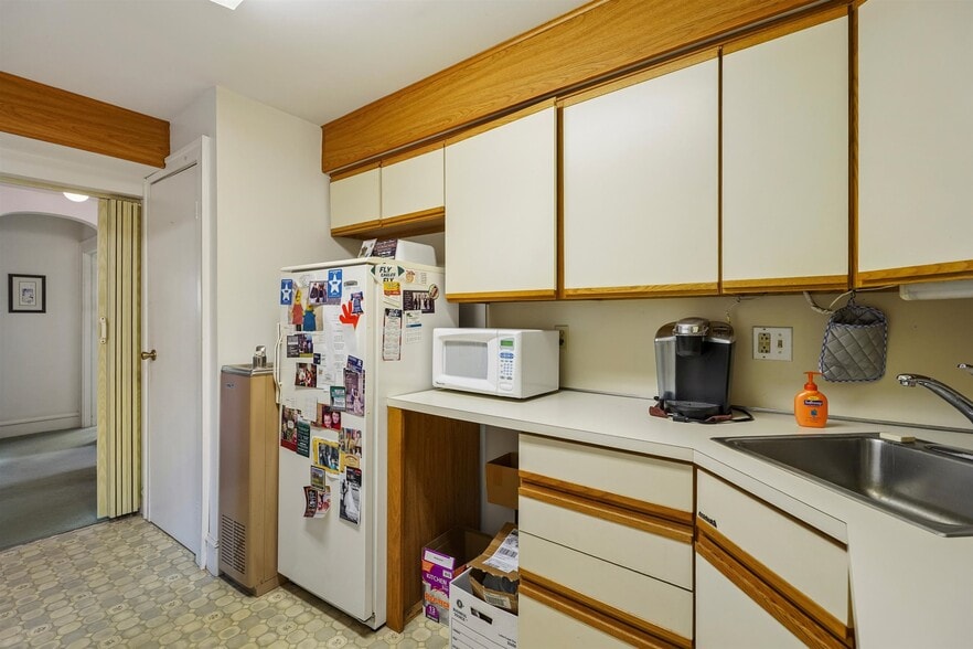 More Photos Of 214 N Main St, North Wales Office Residential For Sale